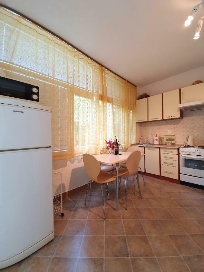 Apartmani Renata Брела Экстерьер фото