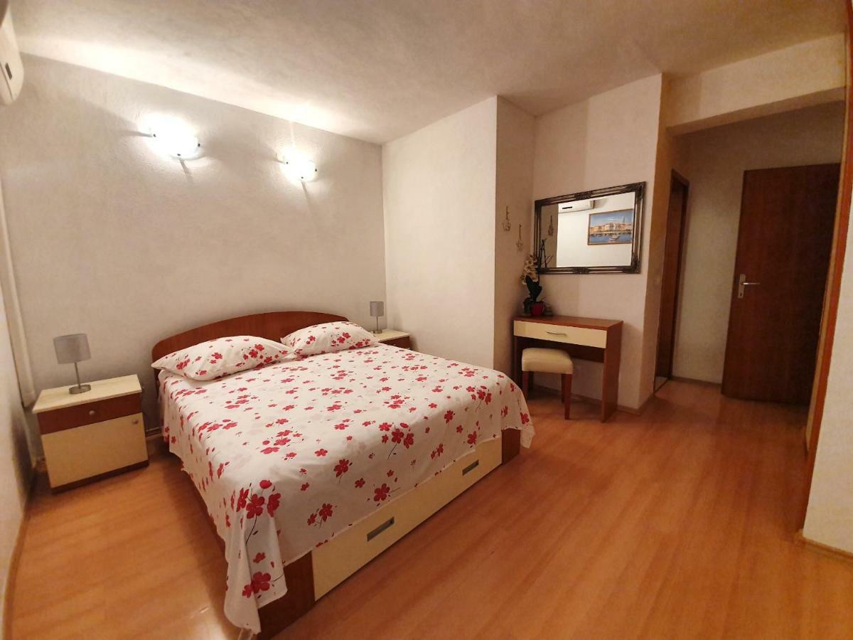 Apartmani Renata Брела Экстерьер фото
